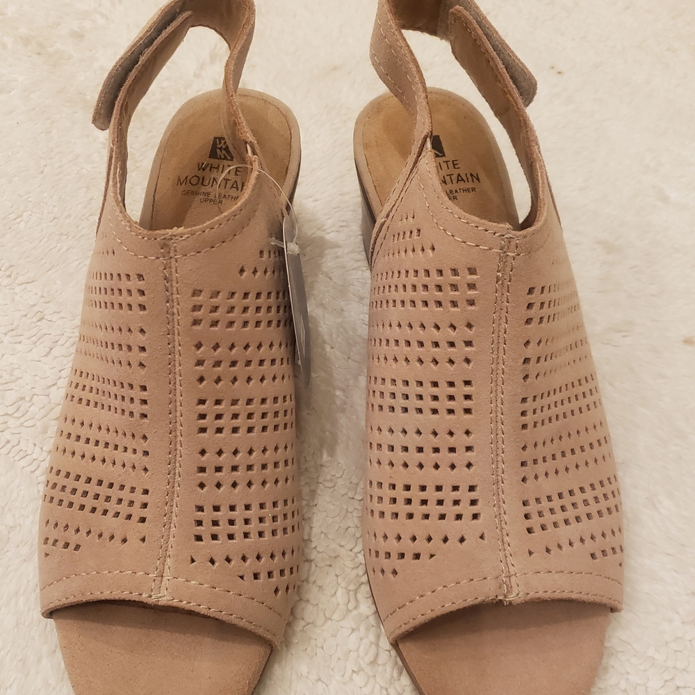 White Mountain Women's Beige Sandals